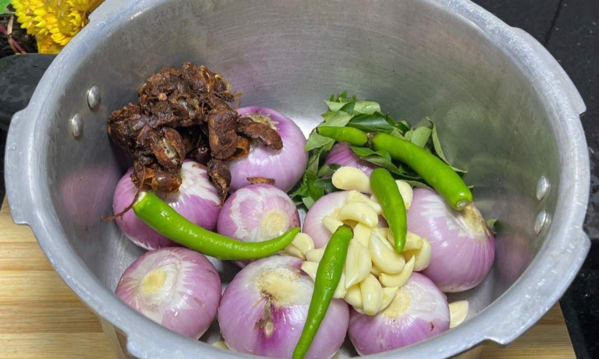 Ulli Chammanthi Recipe